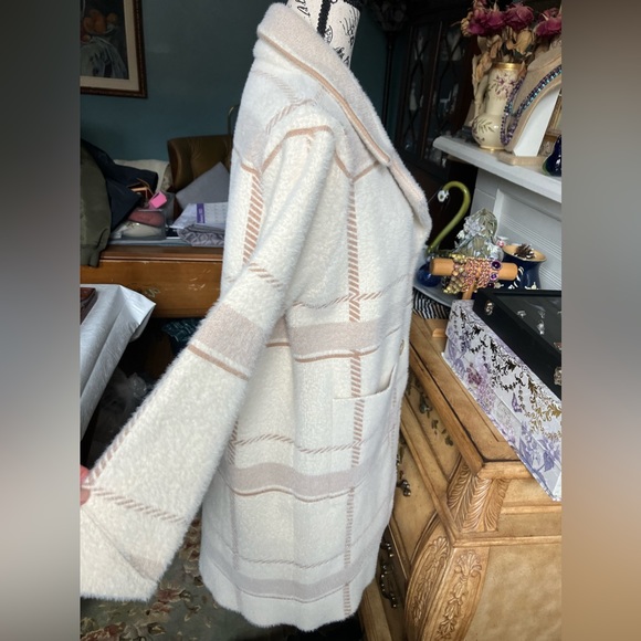 SALE!!!🌺🌺Sweater Coat - Picture 3 of 8